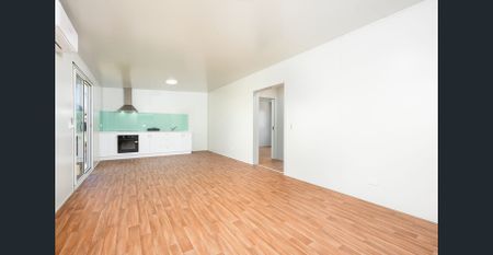 Comfortable Family Home with Spacious Yard - Photo 2