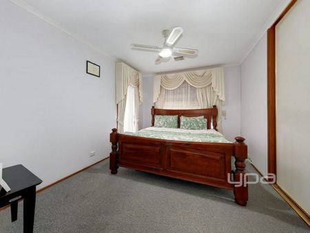 Not to be Missed! - Photo 3