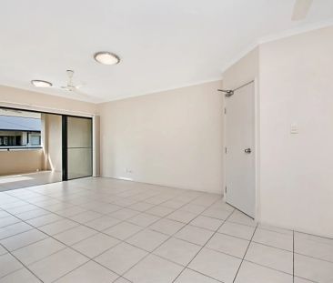 Contemporary living in Trinity Beach - Photo 1