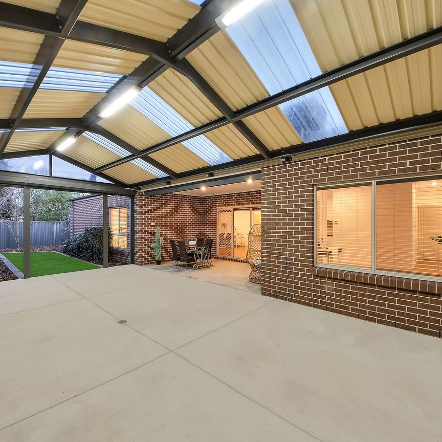 6 Eltham Parade, - Photo 1