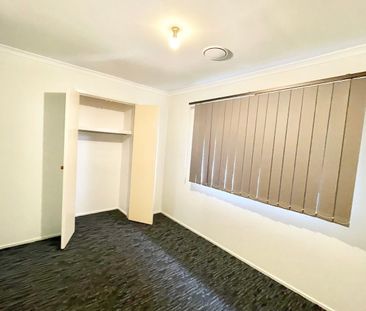 Perfect Family Home – Walk to Schools & Parks - Photo 2