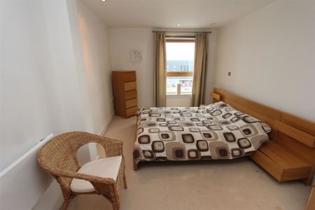 Mackenzie House, Leeds City Centre, LS10 1PT - Photo 2