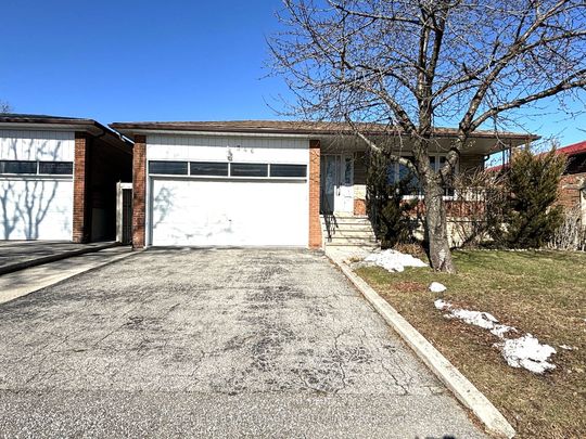 Detached Home For Lease | E8137028 - Photo 1