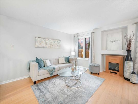 For Lease - 97 Sandlewood Court, Aurora, Ontario - Photo 1