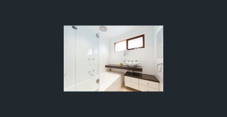 The Perfect Family Home – Comfort, Space & Convenience - Photo 3