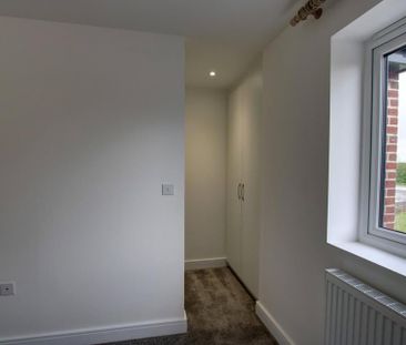 3 bedroom semi-detached house to rent - Photo 6