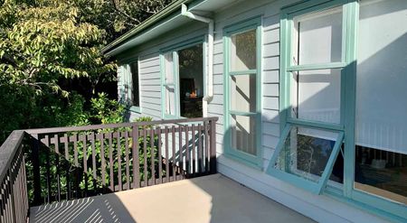 Fully renovated sunny family home - Photo 5