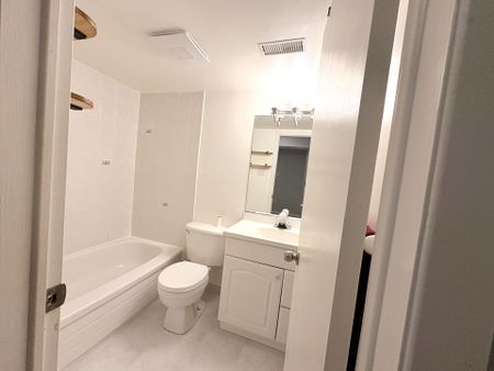 For Lease - 18 Samantha Circle, Richmond Hill, Ontario - Photo 2