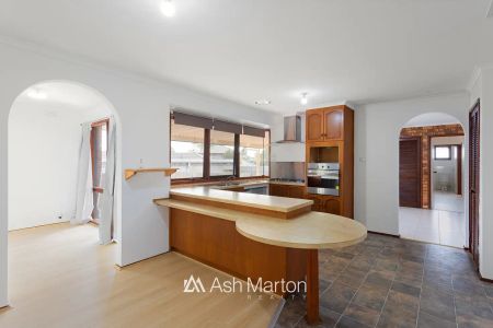 “Expansive Family Home with Fully Self-Contained 3 Bedroom Unit” - Photo 4