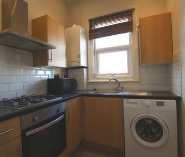 3 bedroom flat to rent - Photo 5