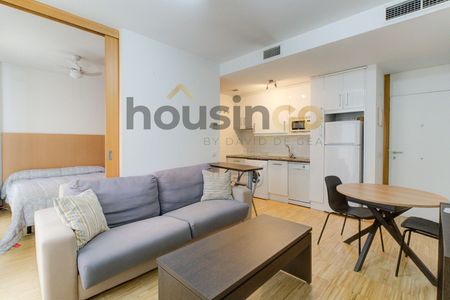 Flat for rent in Madrid (Centro) - Photo 2