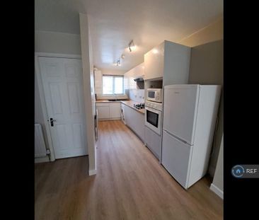 3 bedroom end of terrace house to rent - Photo 3