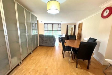 3 bedroom apartment to rent - Photo 2