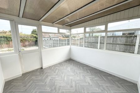 Dell Road East, LOWESTOFT - Photo 5