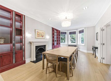 An immaculate 2nd floor flat with lift and 24 hour concierge. - Photo 4