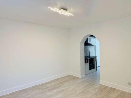 Poppy Cottage, HP12 - Photo 2