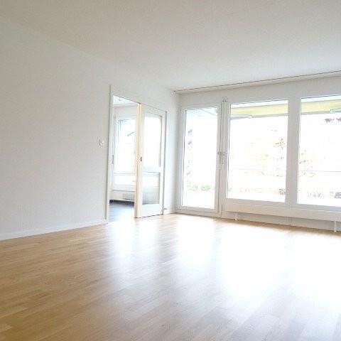 Moderne 4.5-ZW à 78 m² im 2. OG mit sonnigem Balkon - Foto 1