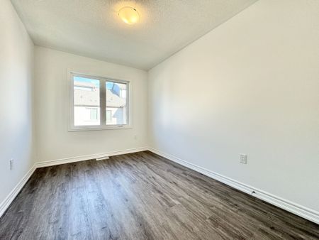 For Lease - 3125 DUGGAN Trail, Oakville, Ontario - Photo 4