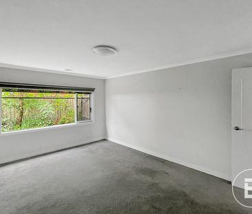 WELL KEPT HIDDEN GEM SPACIOUS TWO BEDROOM IN A GREAT LOCATION - Photo 6