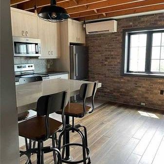 MUST SEE BRICK AND WOOD BEAM 1 BED 2ND FLOOR - Photo 4