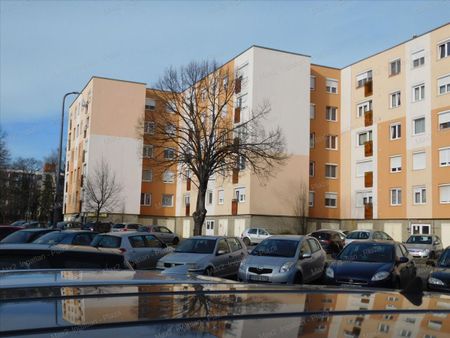 Kiadó jó állapotú lakás - Szombathely - Photo 2