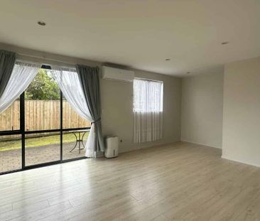 Contemporary 3-Bedroom Townhouse for Rent in Northcross - Photo 4