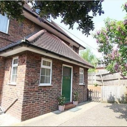 Harvey Gardens, London, SE7 - Photo 1