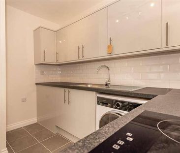 Woodland Grove, Epping, CM16 - Photo 6