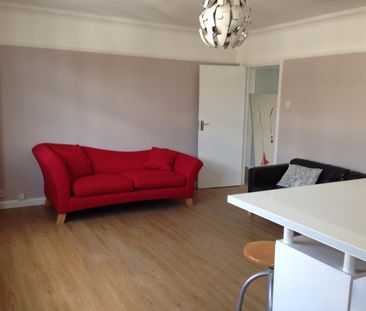 2 Bed Flat, Severus Road, SW11 - Photo 3