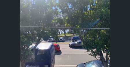 Lakeside Gem - Photo 4