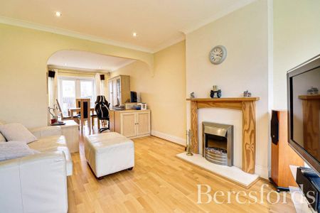 3 bedroom semi-detached house to rent - Photo 2