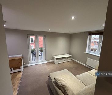 2 bedroom flat to rent - Photo 2