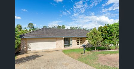 Lovely family in a great location! - Photo 2