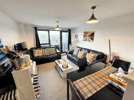 2 bedroom flat to rent - Photo 3