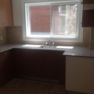 1 CH - 1 SDB - Montréal - $1,350 /mo - Photo 2