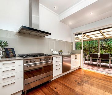 Single level period stunner with a touch of modern class - Photo 1