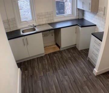 2 bedroom terraced house to rent - Photo 2