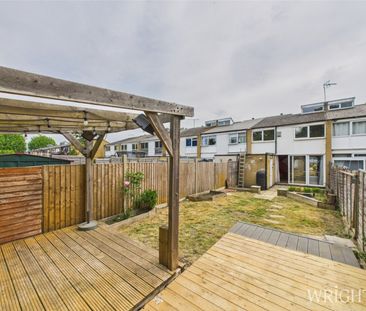 3 bedroom House - WESTLY WOOD, WELWYN GARDEN CITY - Photo 2