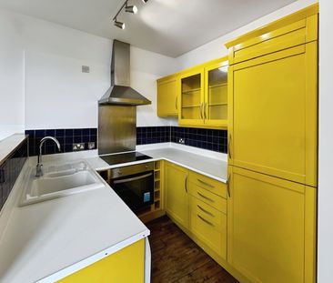 2 bedroom apartment to rent - Photo 4