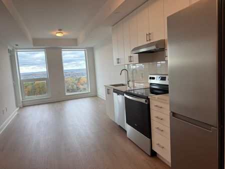 For Lease - 3240 William Coltson Avenue Unit# 1106, Oakville, Ontario - Photo 2