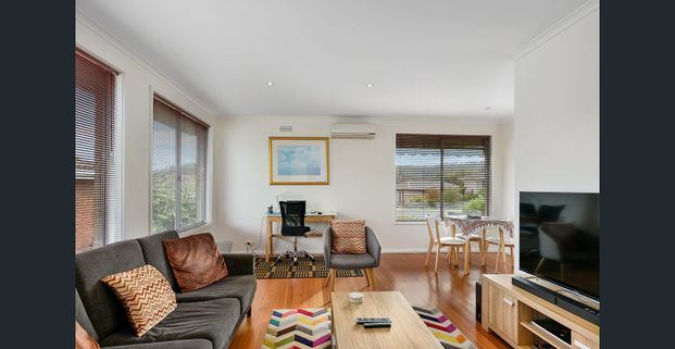 Lovely Home, Quiet Location - Photo 1