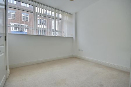 Quay House, Broad Street, Portsmouth - Photo 4