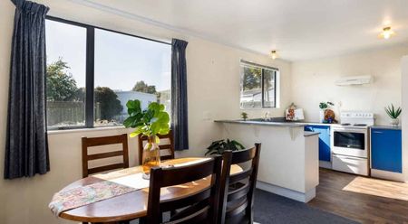 Sunny, Easy living in Witherlea - Photo 2