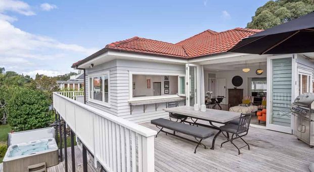 Expansive Family Home with Pool - Photo 1