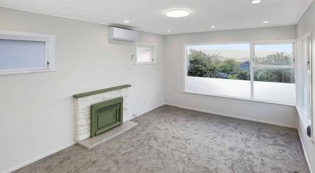 Henderson 3 bedroom house - Photo 2