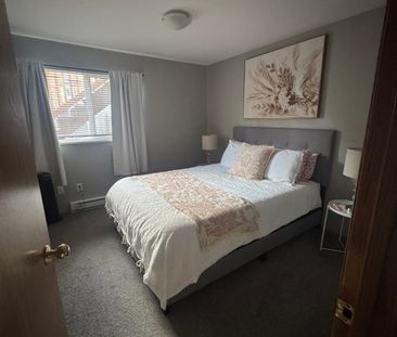Bright and beautiful 2 bedroom Suite (Campbell River) - Photo 3