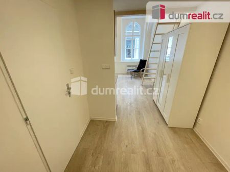 Pronájem bytu 1+kk 42 m - Фото 3