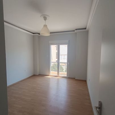 Ενοικίαση κατοικίας, 48 τ.μ., Κερατσίνι, 500 € - Photo 1