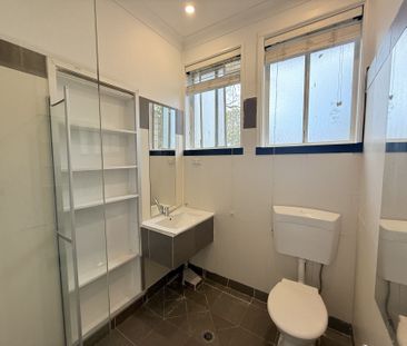 Conveniently located family home - Photo 6