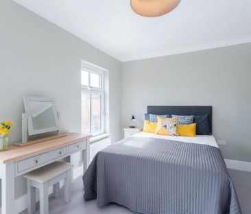 4 bedroom terraced house to rent - Photo 3